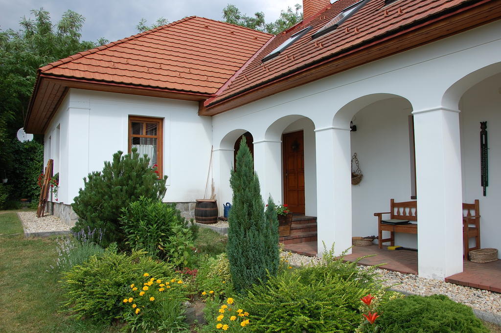 Appartamento Ámbitus-ház Egerszalók Esterno foto