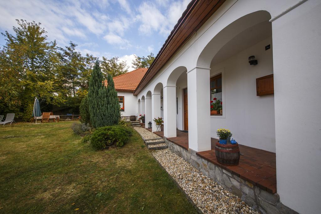 Appartamento Ámbitus-ház Egerszalók Esterno foto