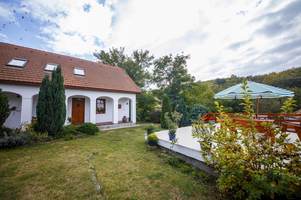 Appartamento Ámbitus-ház Egerszalók Esterno foto